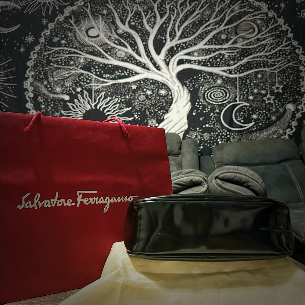 Authentic vintage Salvatore Ferragamo Glossy Black Crossbody Bag make offer - Picture 12 of 16